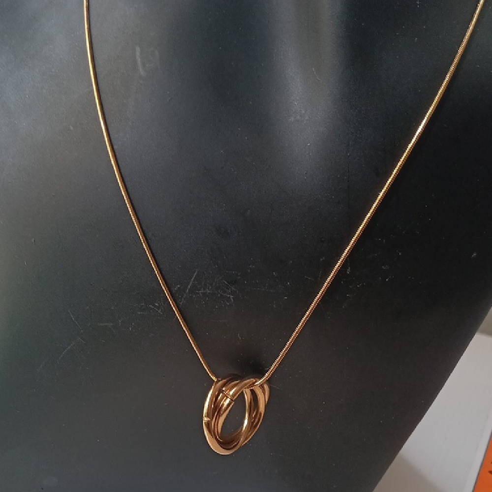 Classic Gold Interlocking Ring Pendant Necklace - Women Jewelry